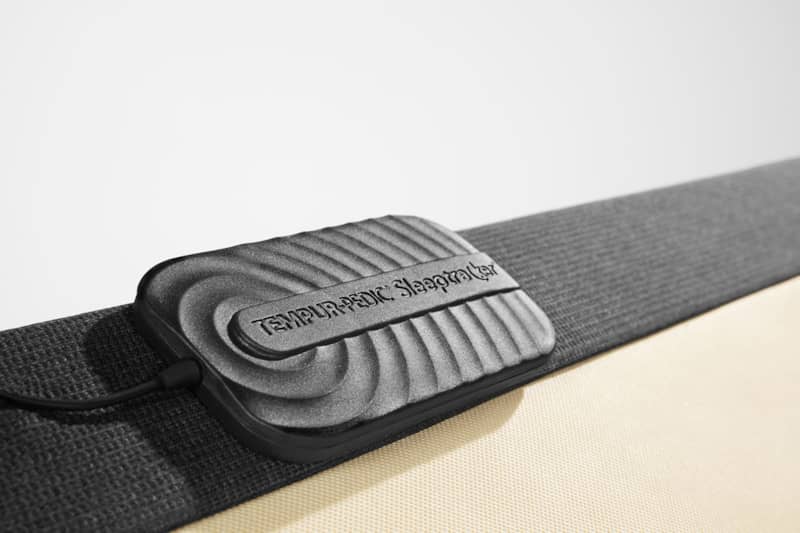 Tempur-Pedic-Tempur-Ergo-Smart-Base-Sleeptracker-25572180-Close-Up.jpg