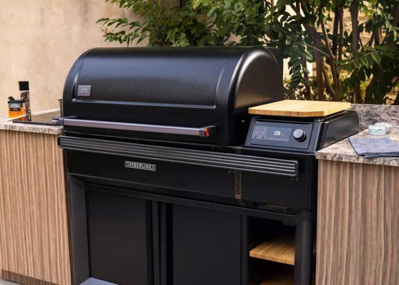 Traeger-Timberline-XL-Woold-Pellet-Grill-TBB01RLG-lifestyle-1.jpg
