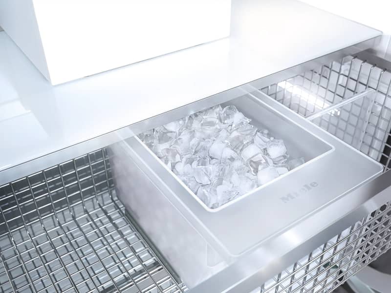 miele-mastercool-left-hinge-freezer-column-F2812VI-ice-basket.jpg